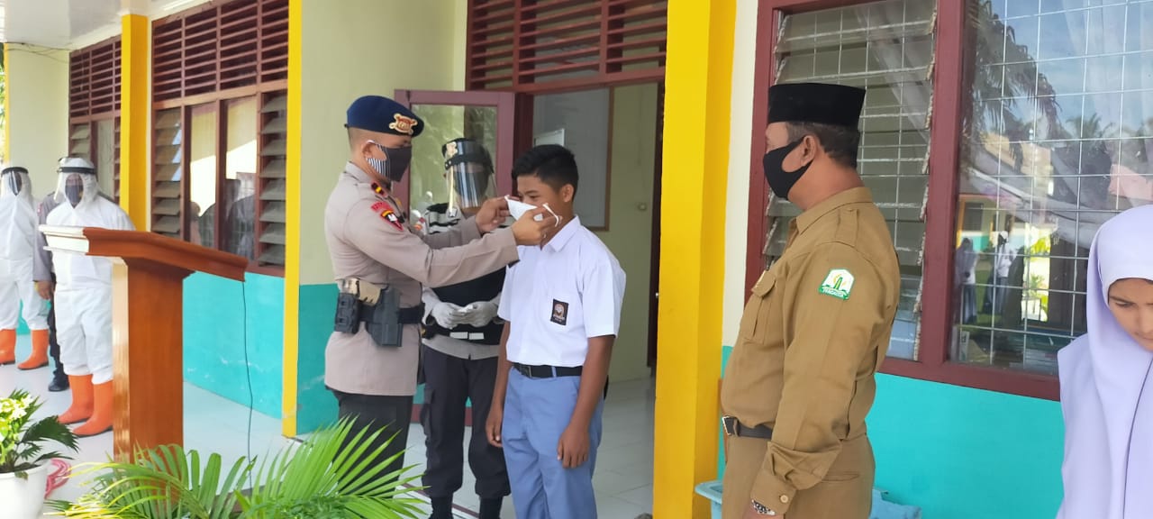 Brimob Nagan Raya Sosialisai Pencehagan Corona di Sekolah