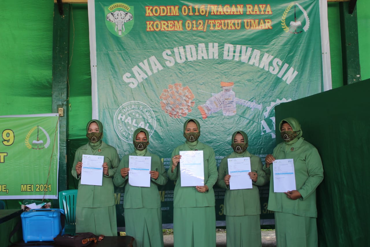 Istri dan Anak Prajurit Kodim Nagan Raya di Vaksin