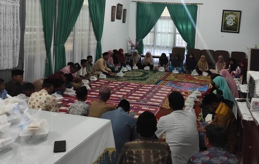 PT Socfindo Santuni Anak Yatim