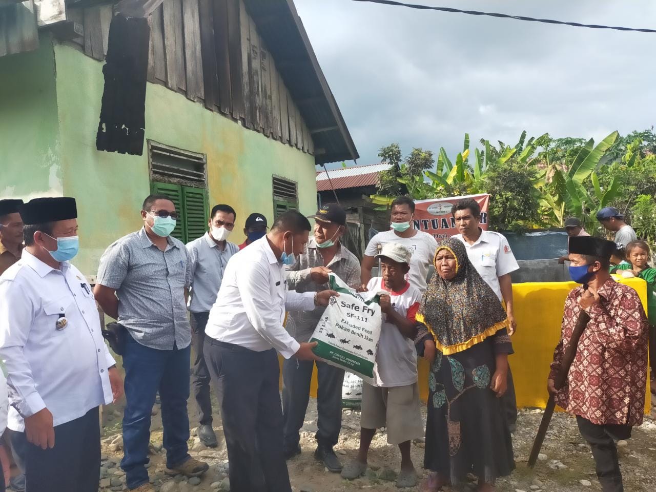 PT Socfindo Salurkan Benih Ikan untuk Penyandang Disabilitas