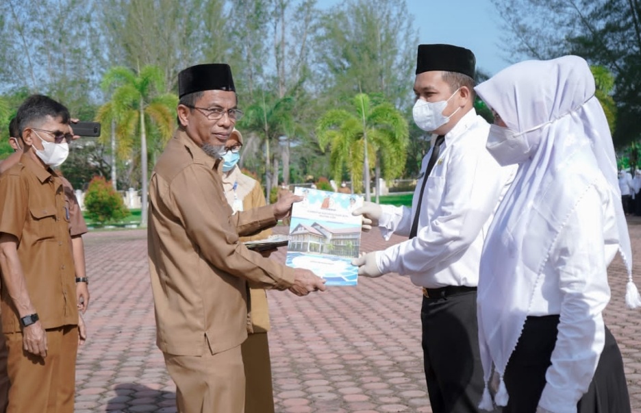 Ratusan PNS Nagan Raya Terima SK Kenaikan Pangkat