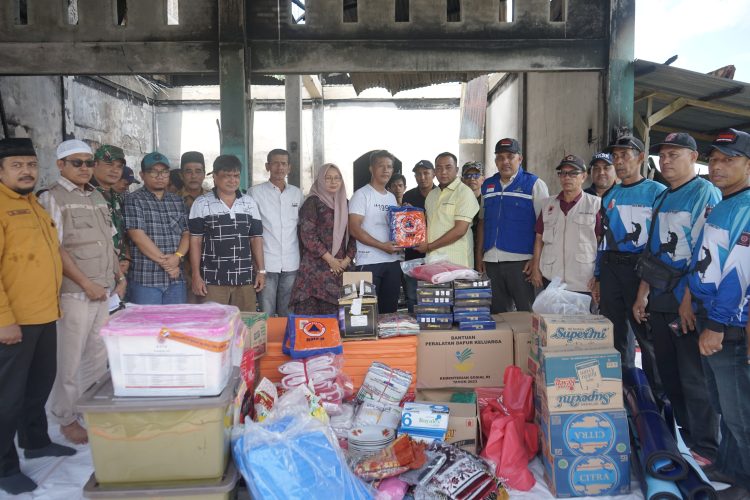 Wabup Raja Sayang Kunjungi Korban Kebakaran di Gampong Parom