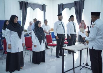 Wakil Raja Sayang Lantik Pejabat Fungsional Penata Kelola Penanaman Modal