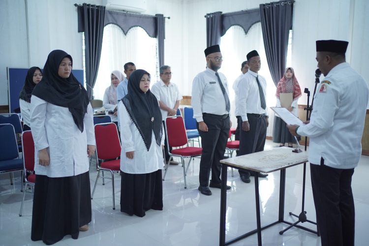 Wakil Raja Sayang Lantik Pejabat Fungsional Penata Kelola Penanaman Modal