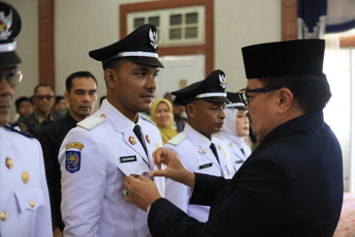 Bupati TRK Lantik 10 Keuchik Antar Waktu Periode 2022–2028 dan 2023–2029