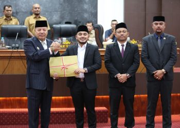 DPRK Nagan Raya Serahkan Rekomendasi Hasil Pembahasan Pansus LKPJ ke Bupati
