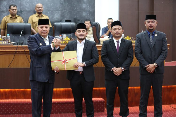 DPRK Nagan Raya Serahkan Rekomendasi Hasil Pembahasan Pansus LKPJ ke Bupati