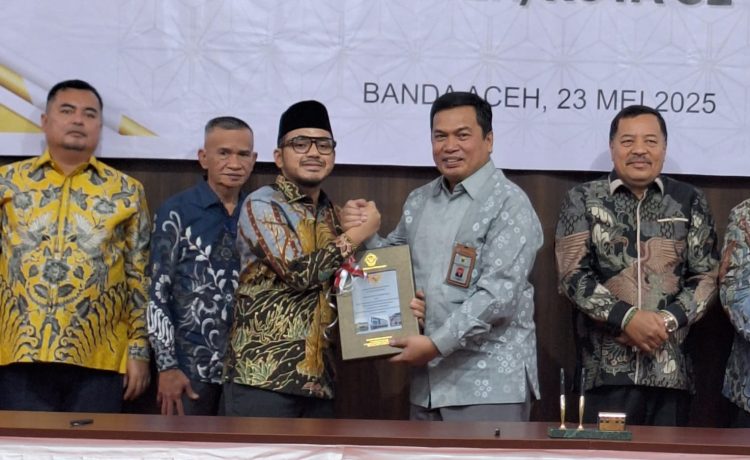 Ketua DPRK Nagan Raya Hadiri Penyerahan LHP Keuangan Pemda tahun 2024 se-Aceh