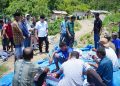 Bupati TRK Salurkan Bantuan Daging Meugang dari Presiden kepada Korban Banjir Bandang