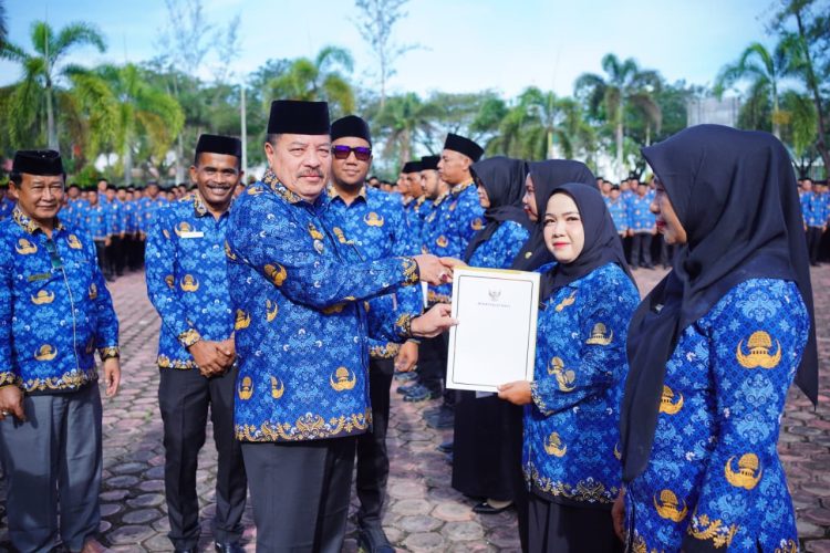 Bupati TRK Serahkan SK Pengangkatan 2.150 PPPK Paruh Waktu