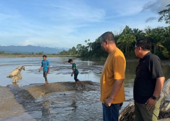 Gelembung Gas Muncul di Darul Makmur, Tim Pemkab Nagan Raya Lakukan Peninjauan Lapangan