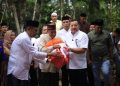 Respons Cepat di Hari Lebaran, Bupati TRK Salurkan Bantuan untuk Korban Rumah Rusak
