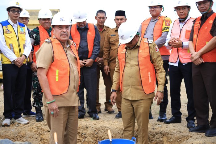 Sekolah Rakyat Mulai Dibangun di Nagan Raya, Bupati TRK Letakkan Batu Pertama