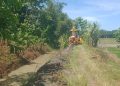 PT Socfindo Seunagan Bantu Pembersihan  Akses Irigasi Petani