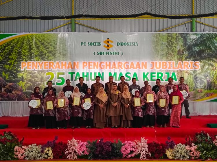 PT Socfindo Beri Penghargaan Kepada Karyawan