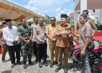 Kelompok Tani di Beutong Ateuh Banggalang Terima 21 Unit Alsintan dari Bupati TRK
